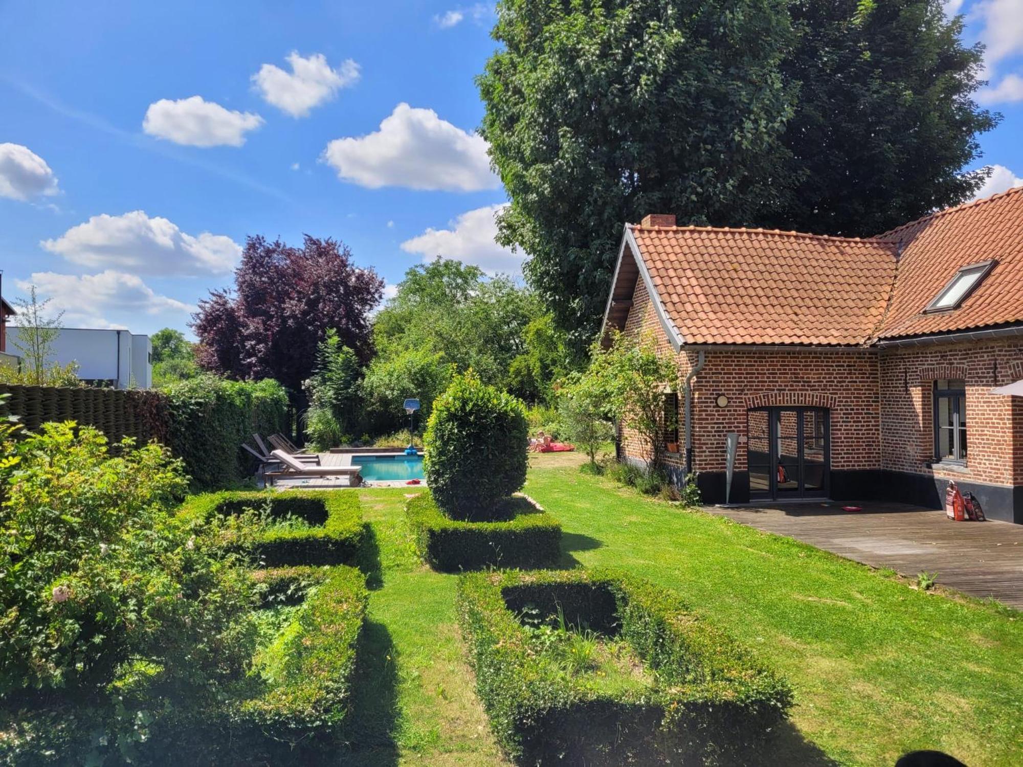 Ferme De Caractere Avec Piscine Et Cheminee